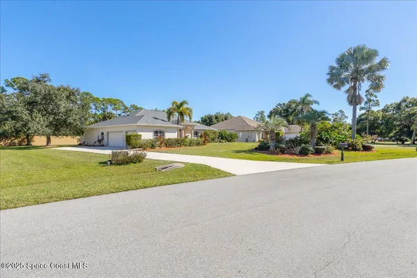 $590,000 | 3639 Meadowlark Way, Melbourne, FL 32904