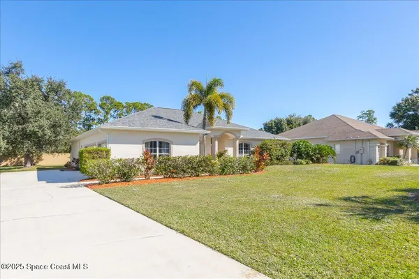 $590,000 | 3639 Meadowlark Way, Melbourne, FL 32904