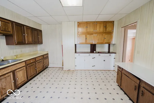 $120,000 | 221 North High Street, Greensboro, IN 47344