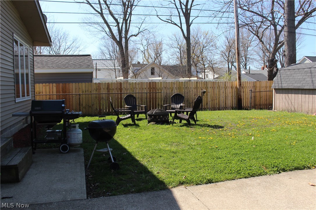 5545 Lake Road Sheffield Lake, OH 44054 - Photo 4 of 13