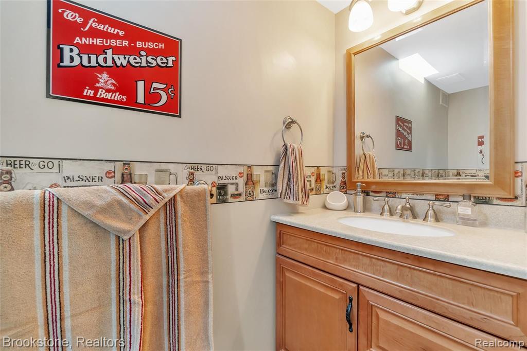 811 Croydon Road Rochester Hills, MI 48309 - Photo 35 of 47
