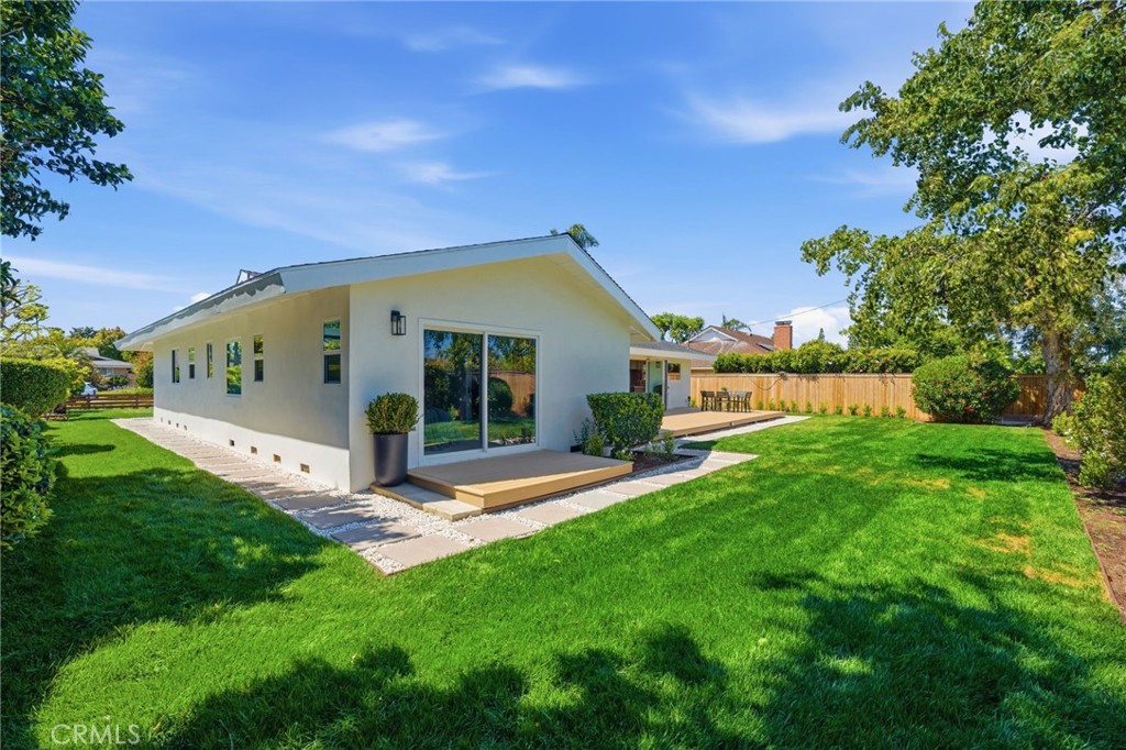 2952 Java Road Costa Mesa, CA 92626 - Photo 18 of 34