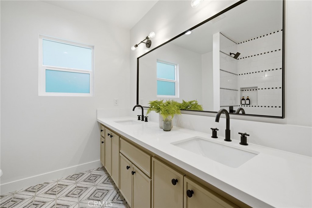 2952 Java Road Costa Mesa, CA 92626 - Photo 25 of 34