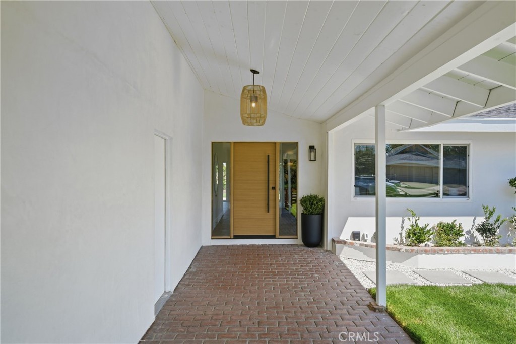 2952 Java Road Costa Mesa, CA 92626 - Photo 3 of 34
