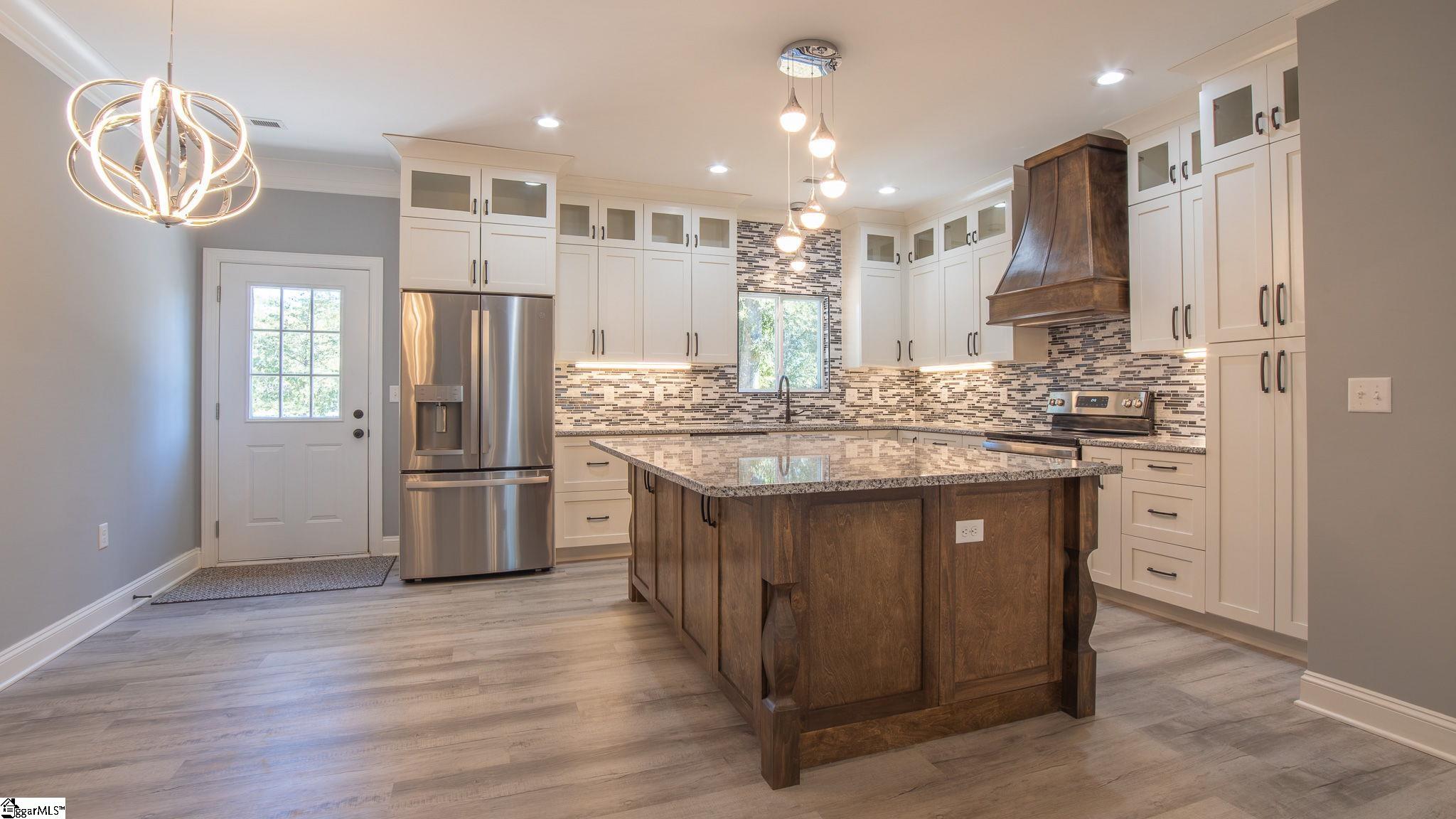 331 Skyline Road Greer, SC 29651 - Photo 15 of 42