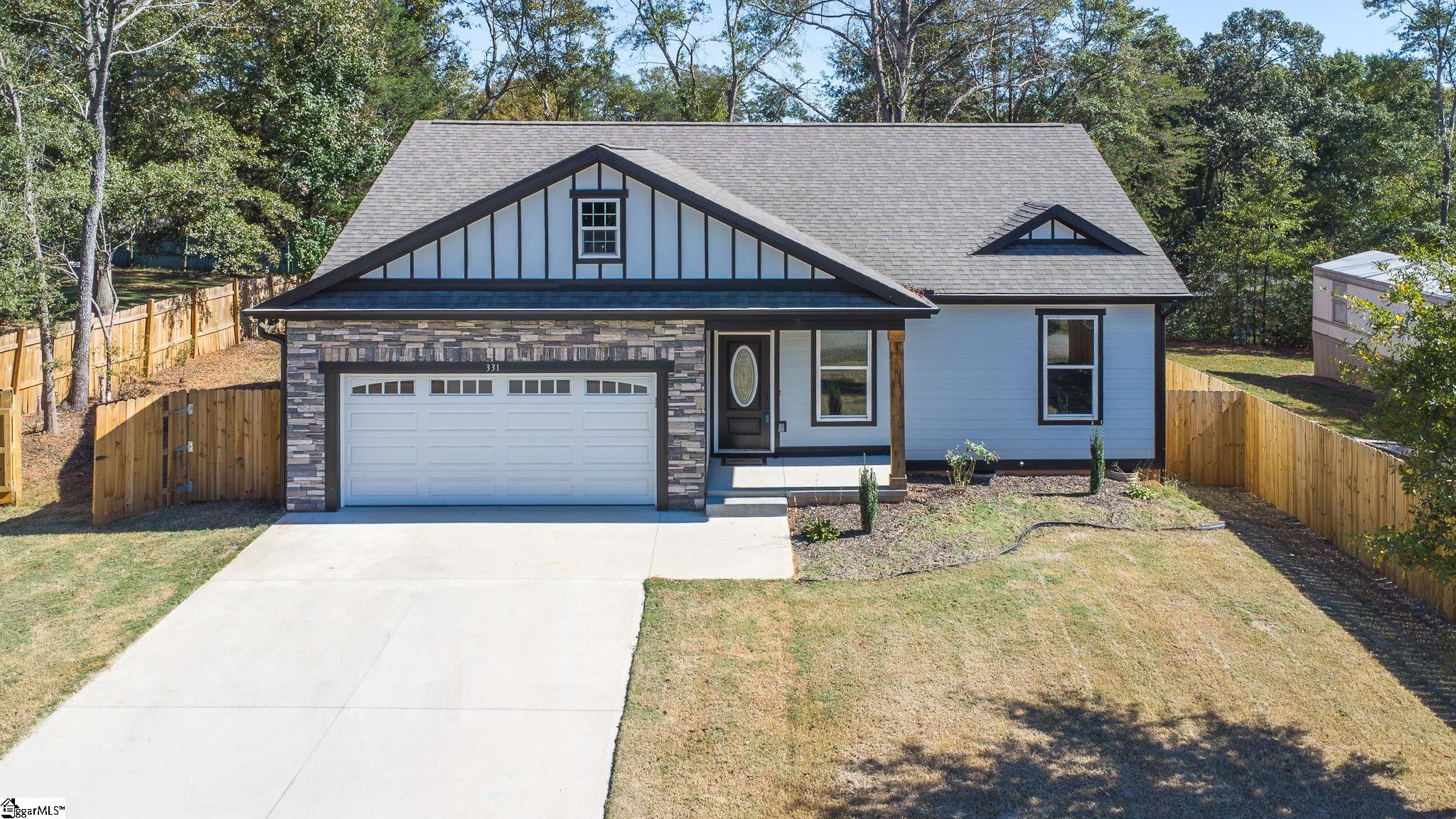 331 Skyline Road Greer, SC 29651 - Photo 3 of 42