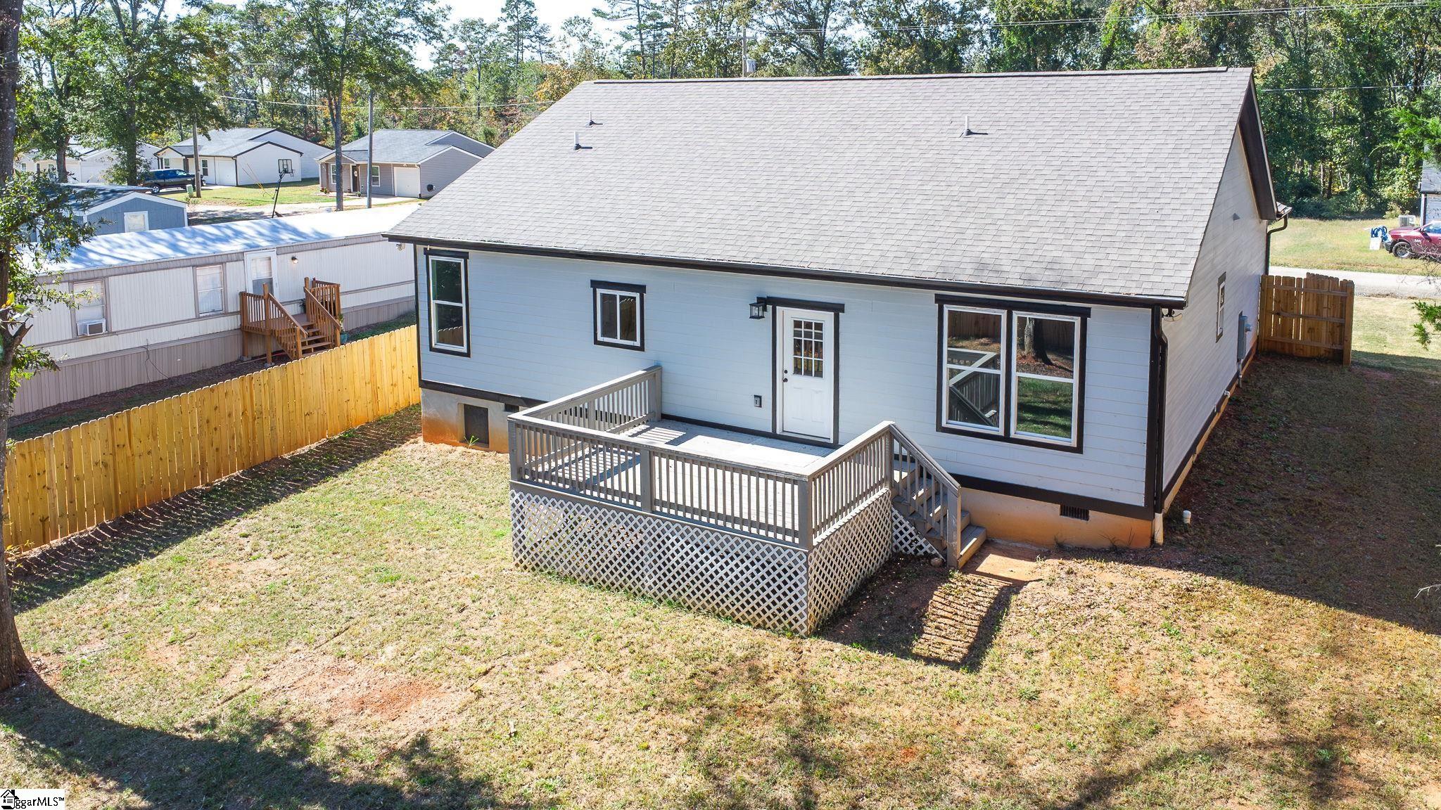 331 Skyline Road Greer, SC 29651 - Photo 5 of 42