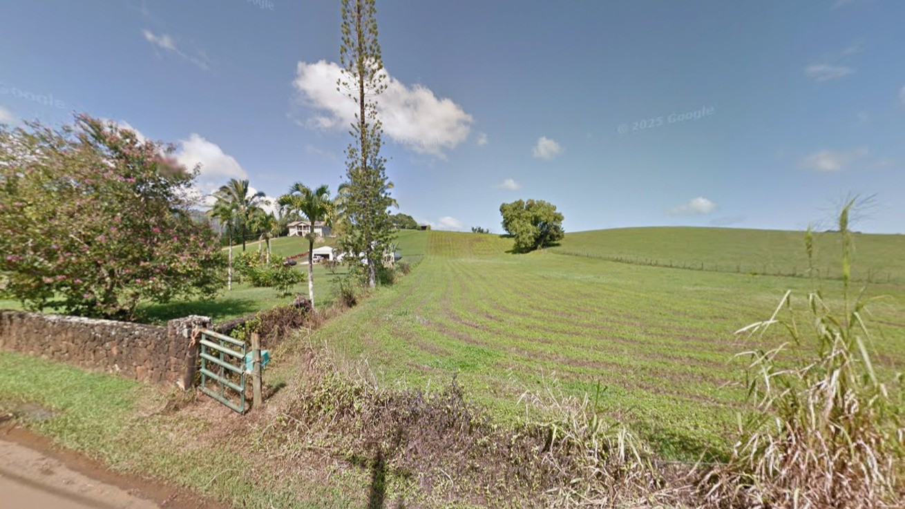 Lot 159-a-3 Lot 159-a-3 Kipapa Road Kapaa, HI 96746 - Photo 6 of 13 a swimming pool with an outdoor space and seating area
