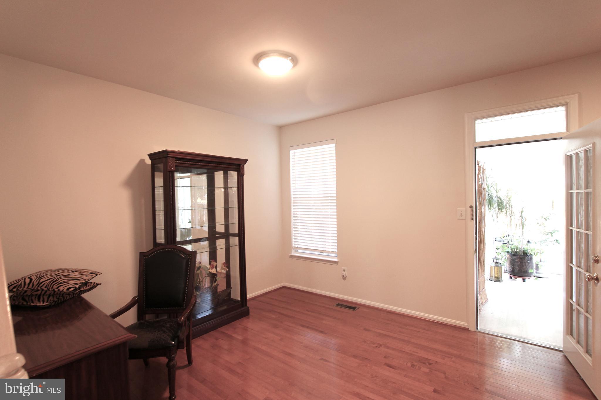 20784 Dockside Terrace Sterling, VA 20165 - Photo 12 of 22 Family Room
