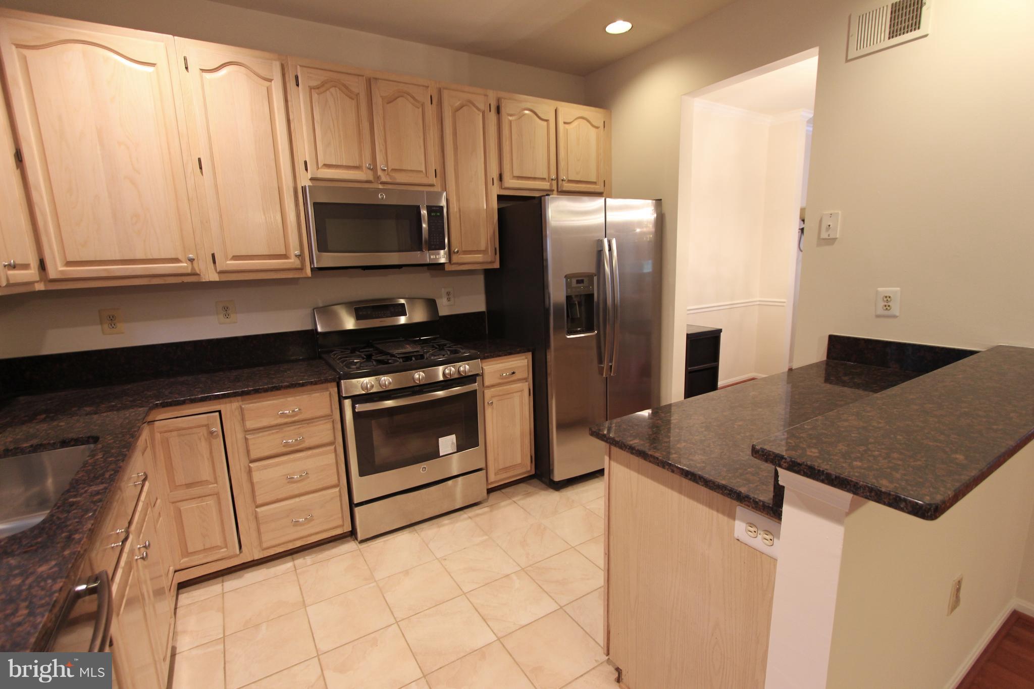 20784 Dockside Terrace Sterling, VA 20165 - Photo 9 of 22 Kitchen