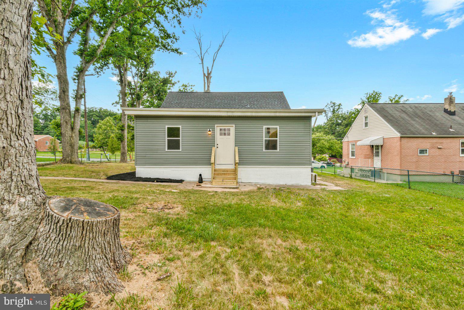 1400 Spring Avenue Rosedale, MD 21237 - Photo 30 of 32 Entrance into first floor family room