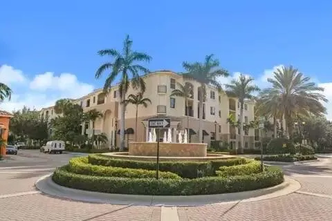 $1,900 | 4202 Renaissance Way, Unit 202, Boynton Beach, FL 33426