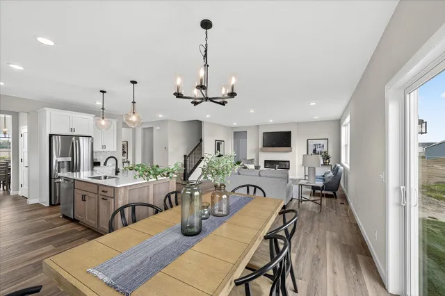 $599,900 | 1768 Squirrel Way, New Richmond, WI 54017