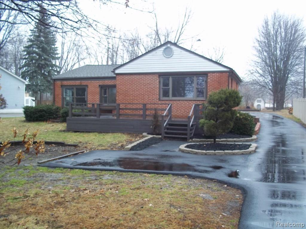 22598 Carter Road Trenton, MI 48183 - Photo 2 of 29 100_0579.jpg