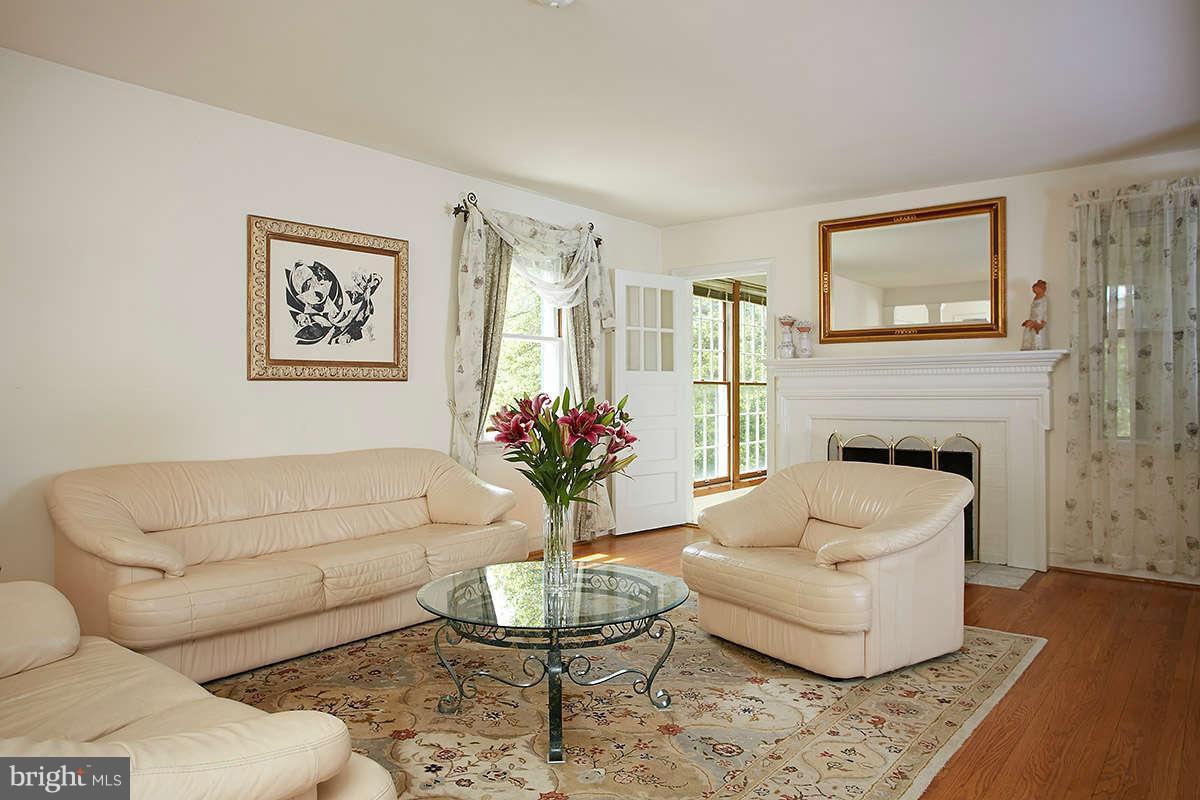 6023 Walhonding Road Bethesda, MD 20816 - Photo 2 of 21 Living Room