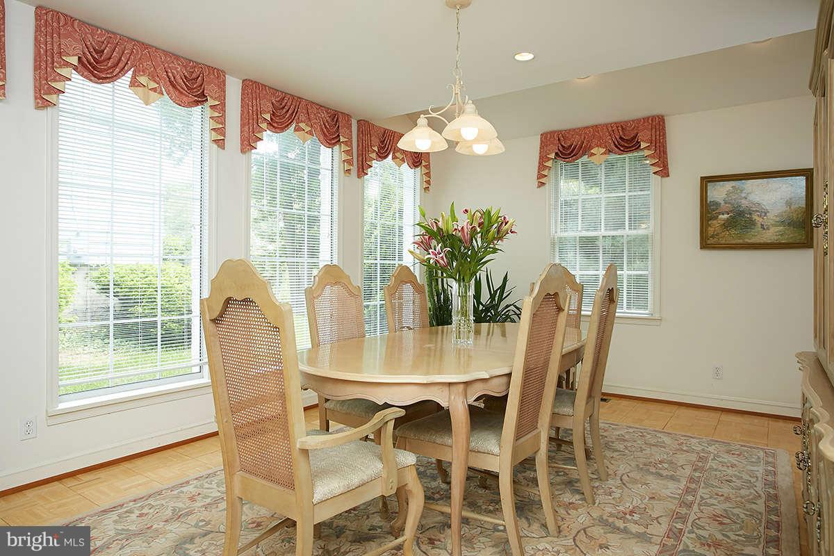 6023 Walhonding Road Bethesda, MD 20816 - Photo 4 of 21 Dining Room