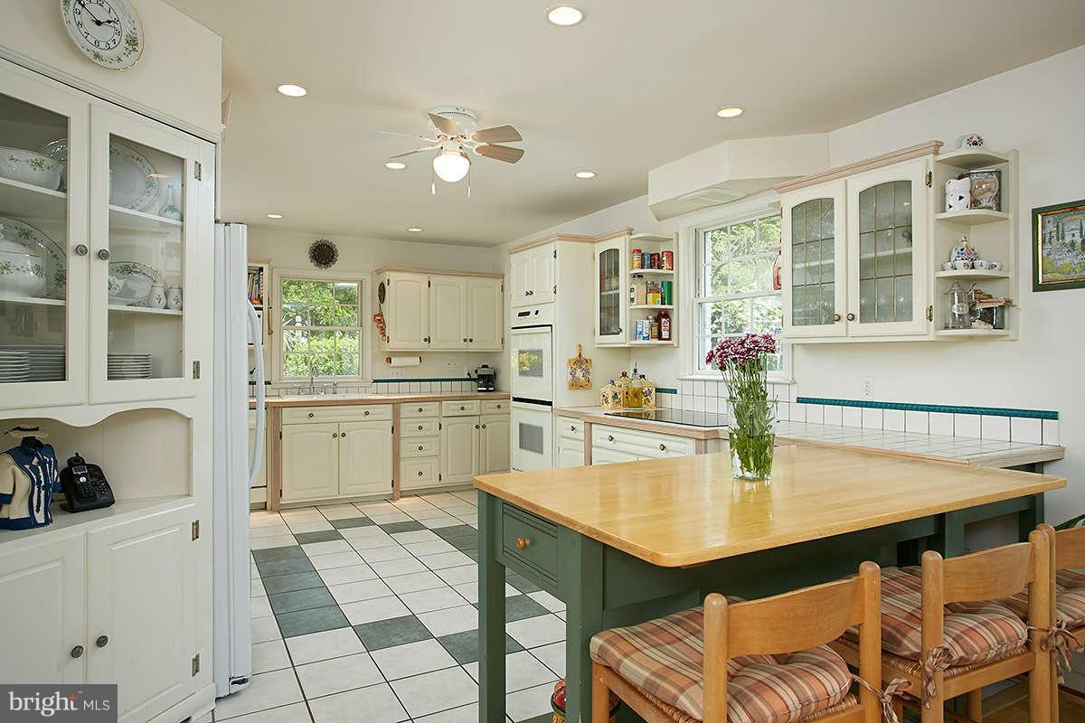6023 Walhonding Road Bethesda, MD 20816 - Photo 5 of 21 Kitchen