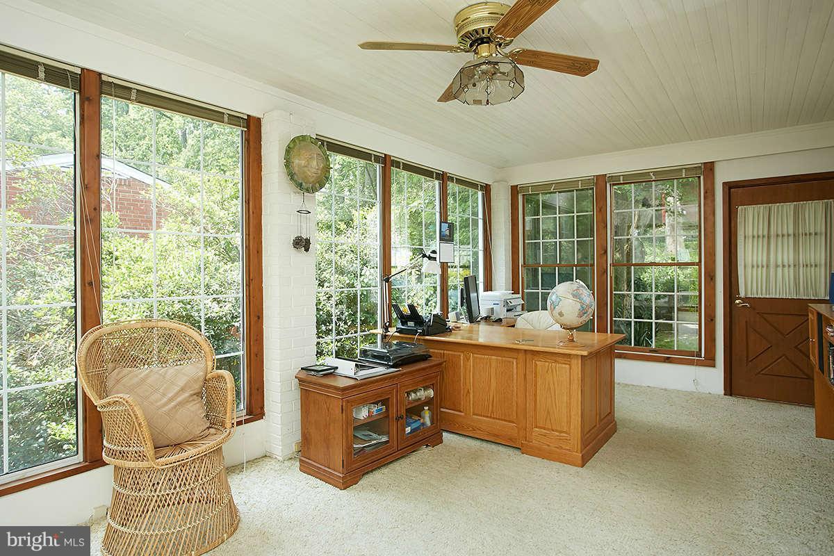 6023 Walhonding Road Bethesda, MD 20816 - Photo 7 of 21 Interior (General)