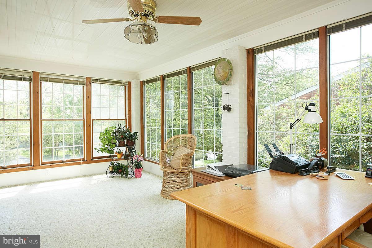 6023 Walhonding Road Bethesda, MD 20816 - Photo 8 of 21 Interior (General)