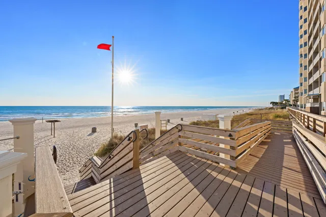 a view of a terrace with sky view