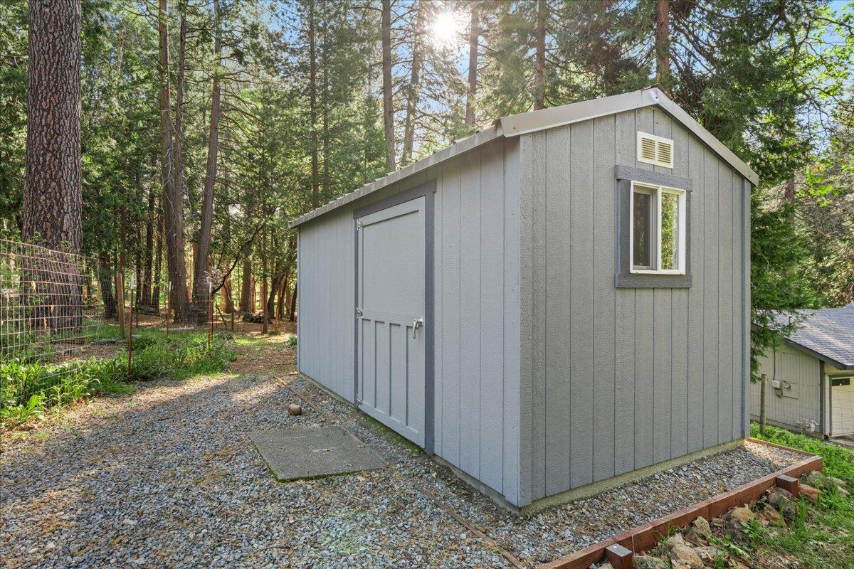 12501 Valley View Road Nevada City, CA 95959 - Photo 15 of 55