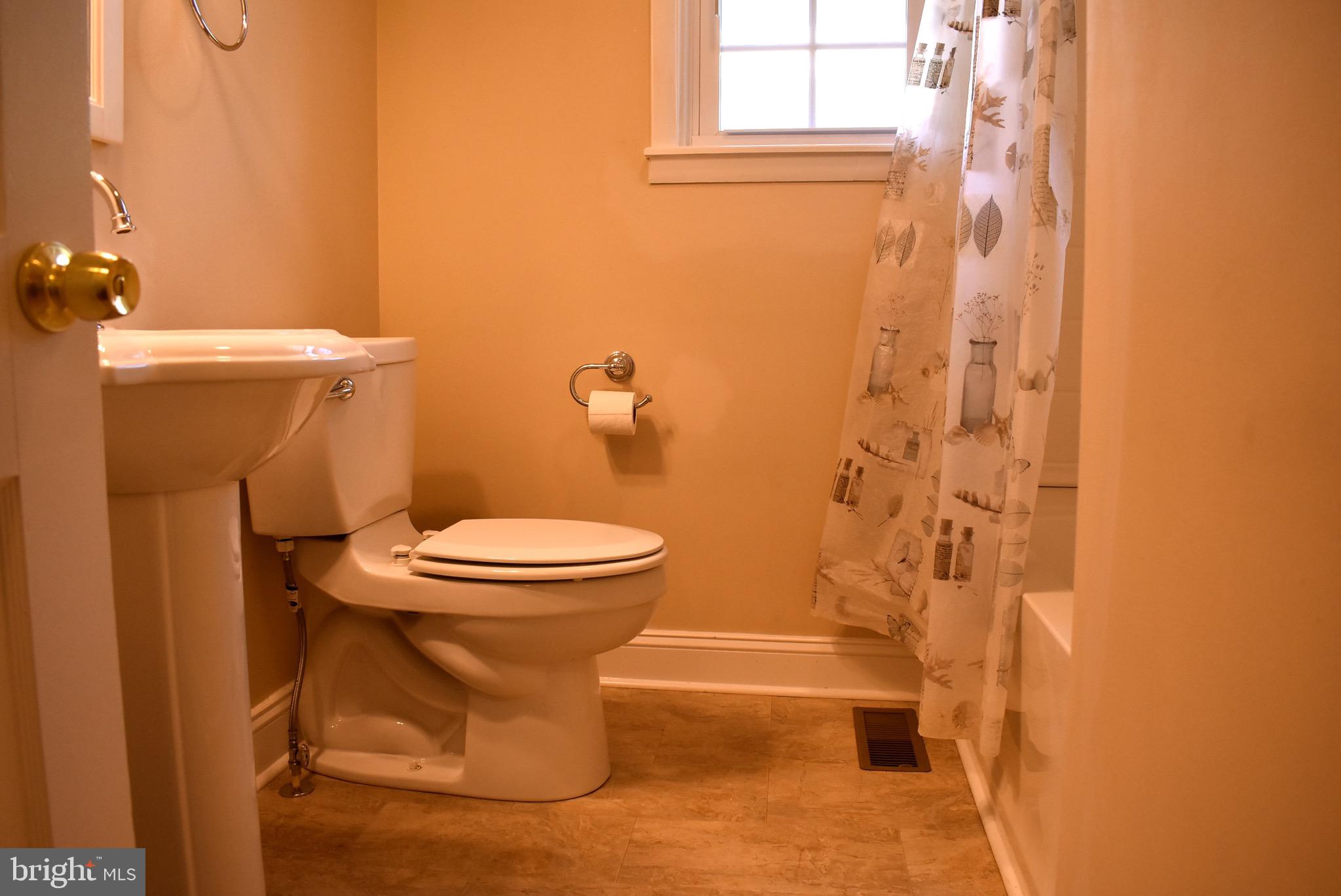 1027 Washington Road Westminster, MD 21157 - Photo 15 of 30 Gallery Image 15