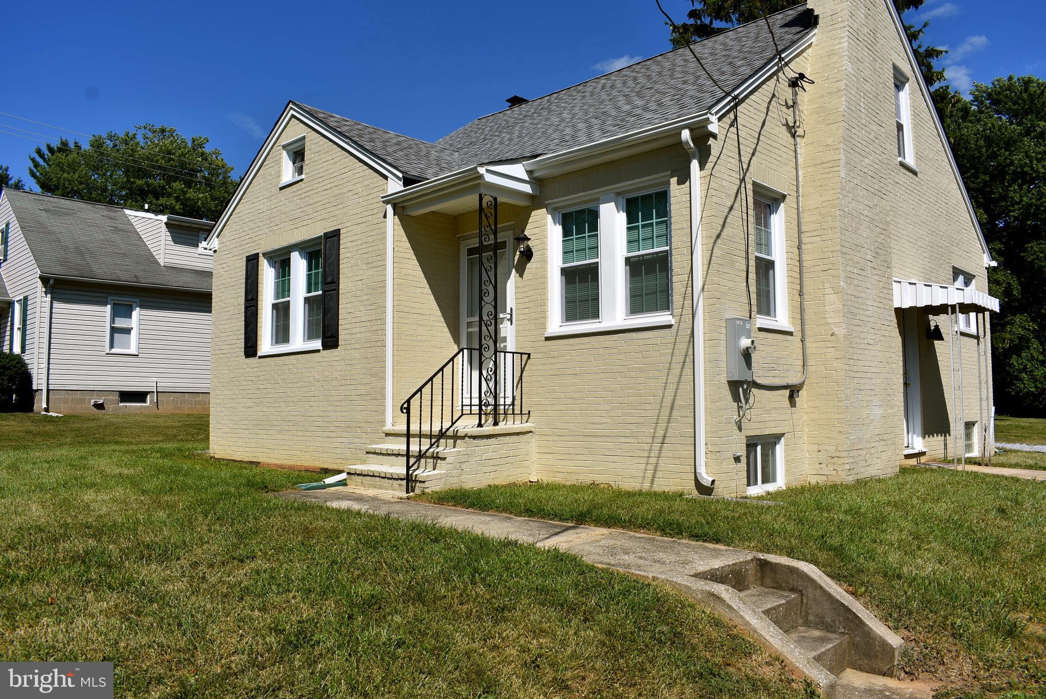 1027 Washington Road Westminster, MD 21157 - Photo 4 of 30 Gallery Image 4