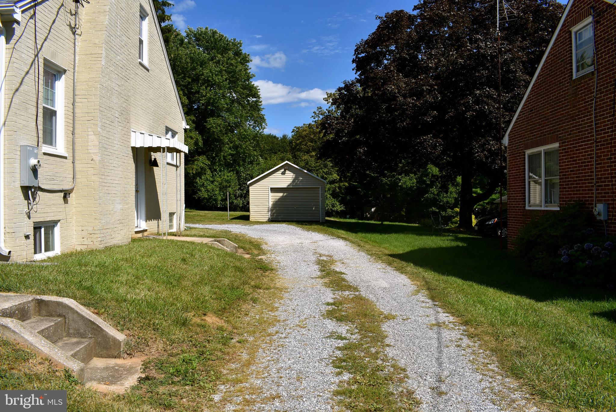 1027 Washington Road Westminster, MD 21157 - Photo 5 of 30 Gallery Image 5