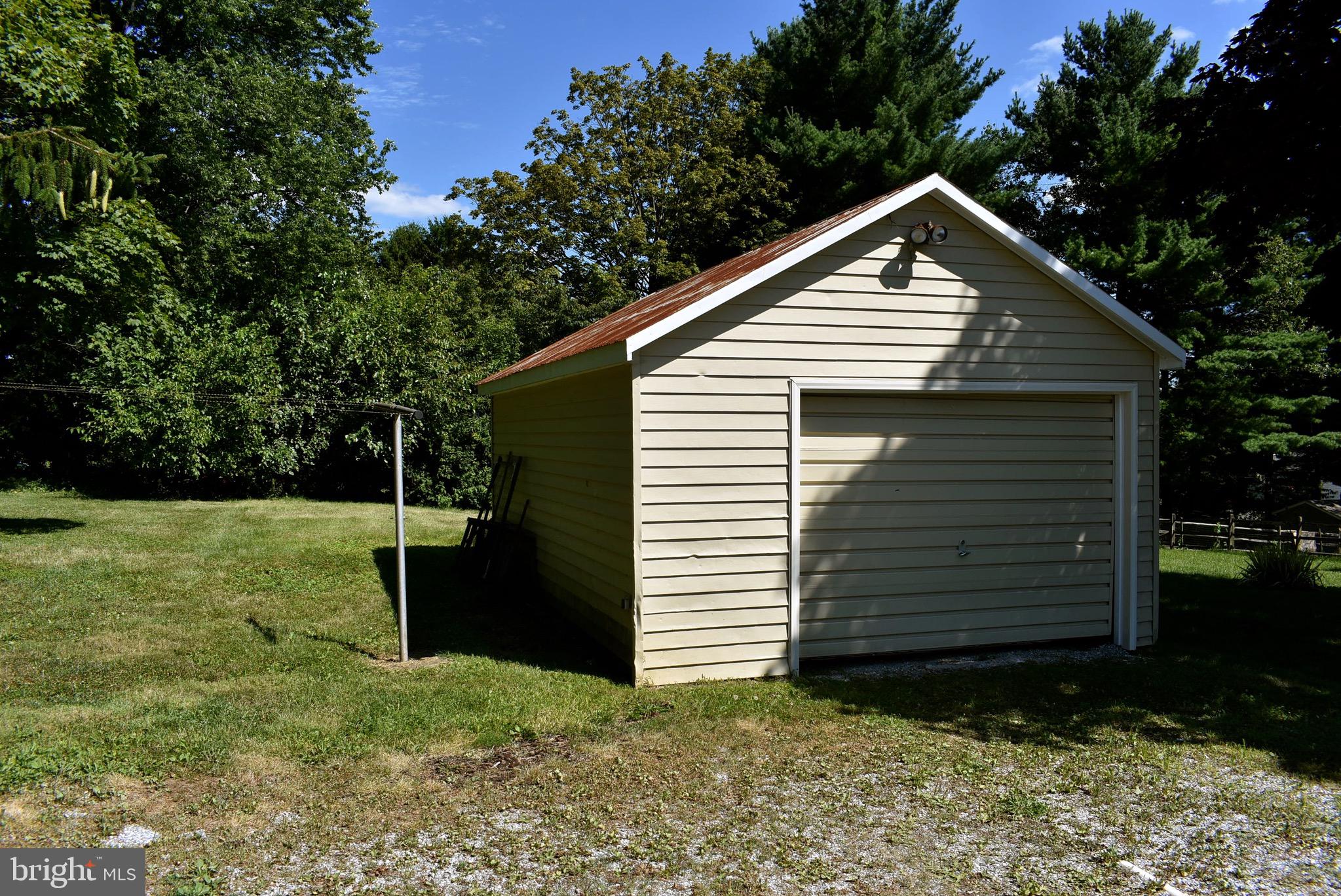 1027 Washington Road Westminster, MD 21157 - Photo 7 of 30 Gallery Image 7