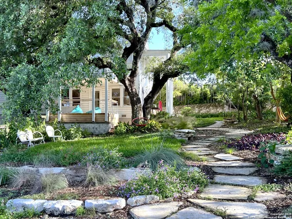 $3,985 | 401 Shook Avenue, San Antonio, TX 78212