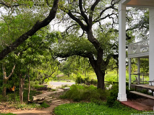 $3,985 | 401 Shook Avenue, San Antonio, TX 78212