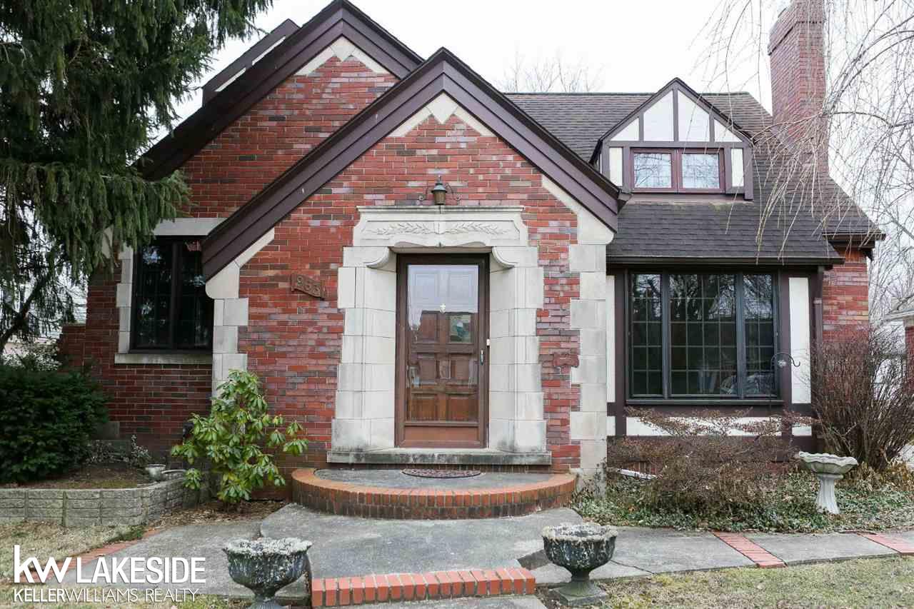963 Roslyn Road Grosse Pointe Woods, MI 48236 - Photo 1 of 30