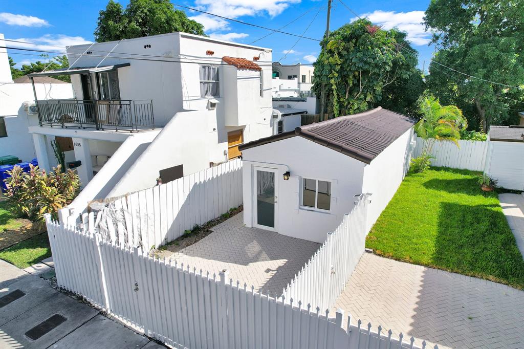 2291 Southwest 17th Street Miami, FL 33145 - Photo 17 of 86