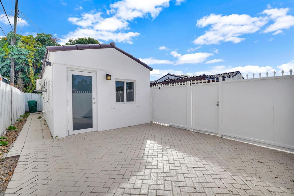 2291 Southwest 17th Street Miami, FL 33145 - Photo 19 of 86 Cottage