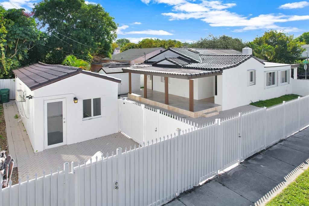 2291 Southwest 17th Street Miami, FL 33145 - Photo 20 of 86 Cottage