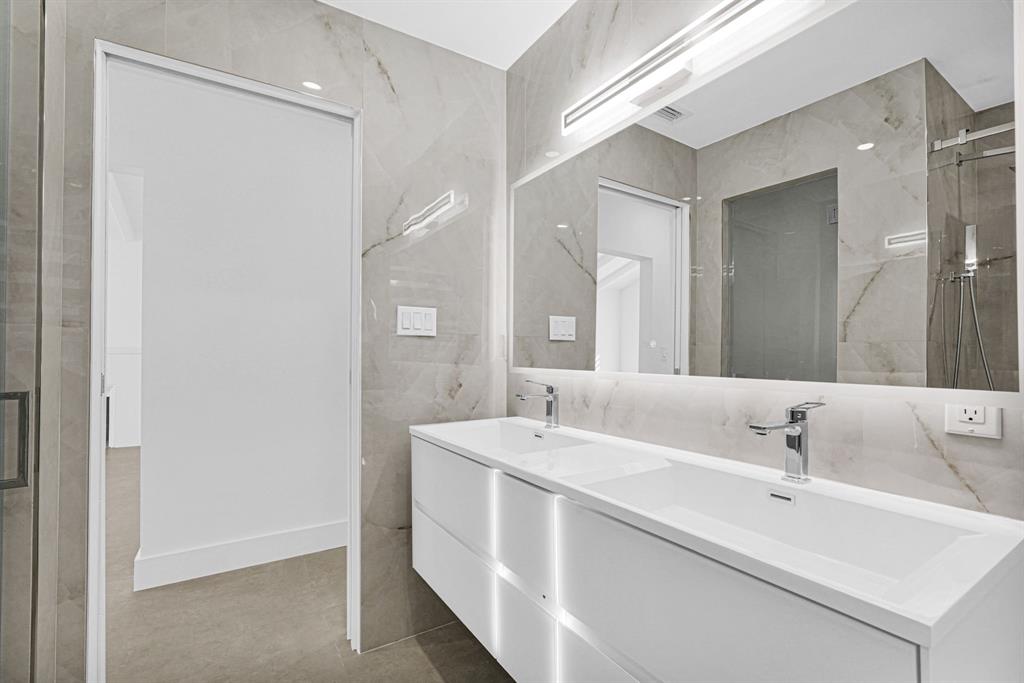 2291 Southwest 17th Street Miami, FL 33145 - Photo 32 of 86