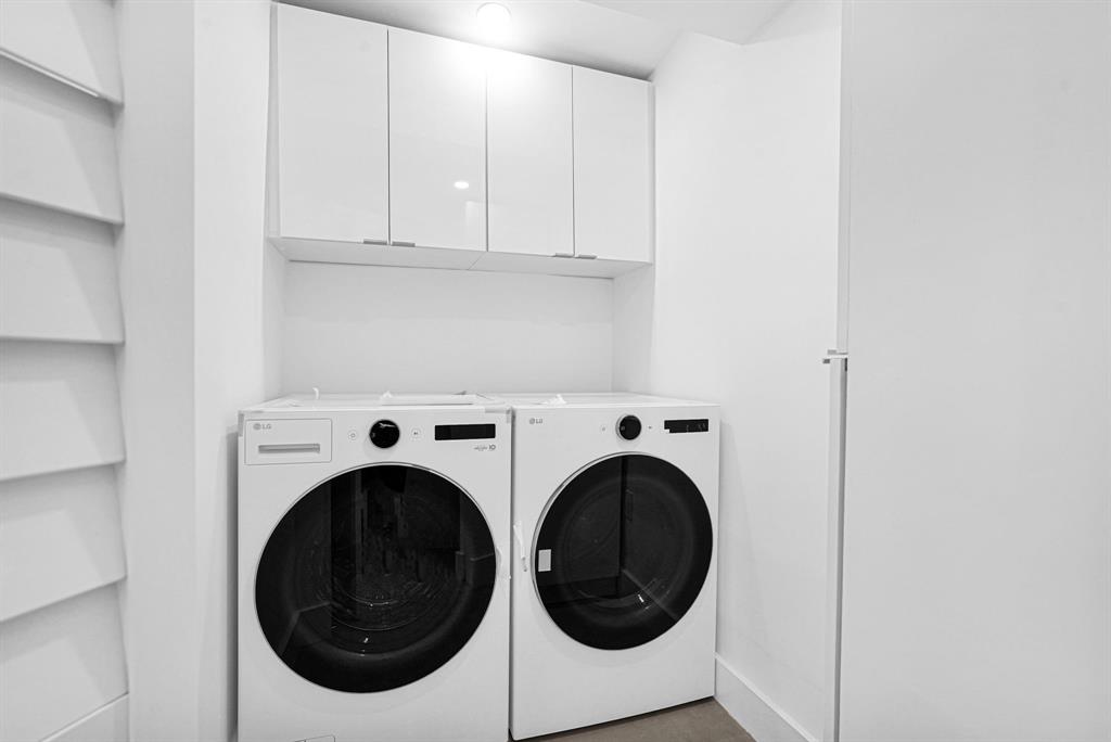 2291 Southwest 17th Street Miami, FL 33145 - Photo 65 of 86 a view of entryway with washer and dryer