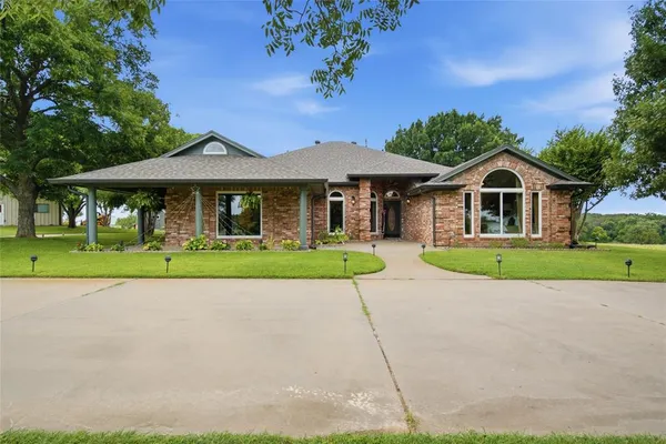 $1,569,000 | 152 Fox Road, Weatherford, TX 76088