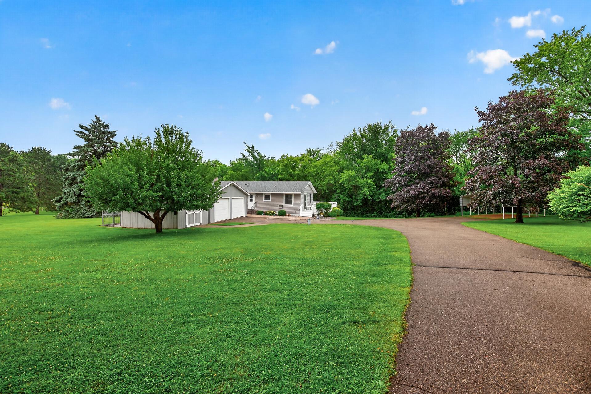 843 Yellowstone Trail Hudson, WI 54016 - Photo 4 of 29