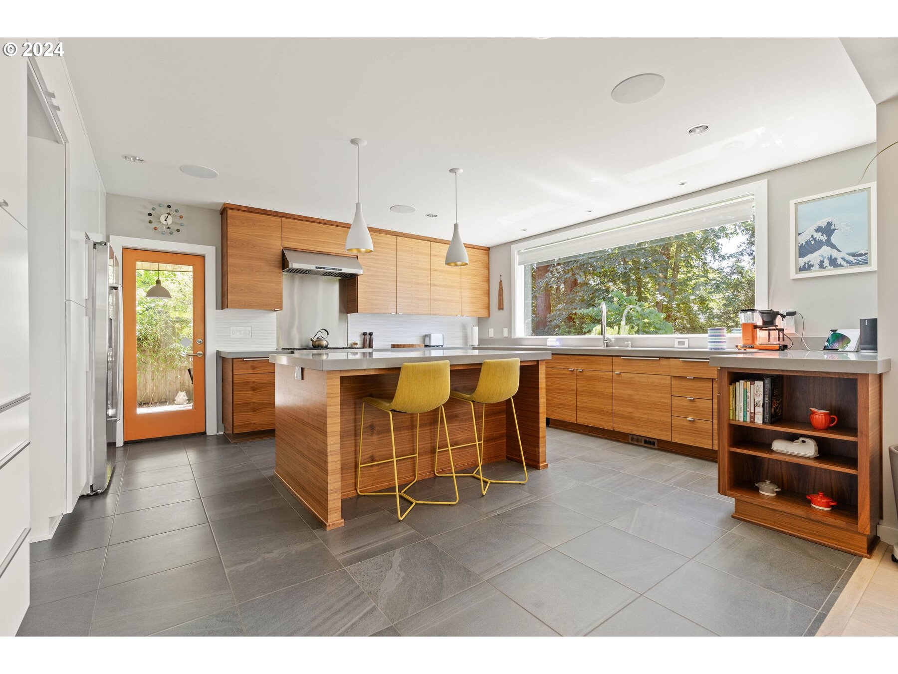 3122 Southwest Maricara Street Portland, OR 97219 - Photo 15 of 48 Gallery Image 15