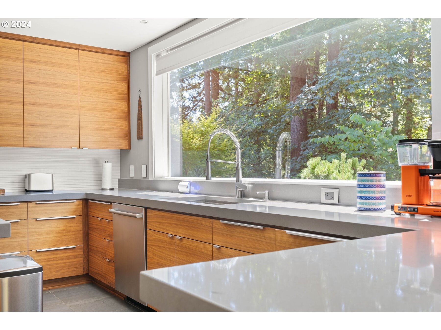 3122 Southwest Maricara Street Portland, OR 97219 - Photo 16 of 48 Gallery Image 16