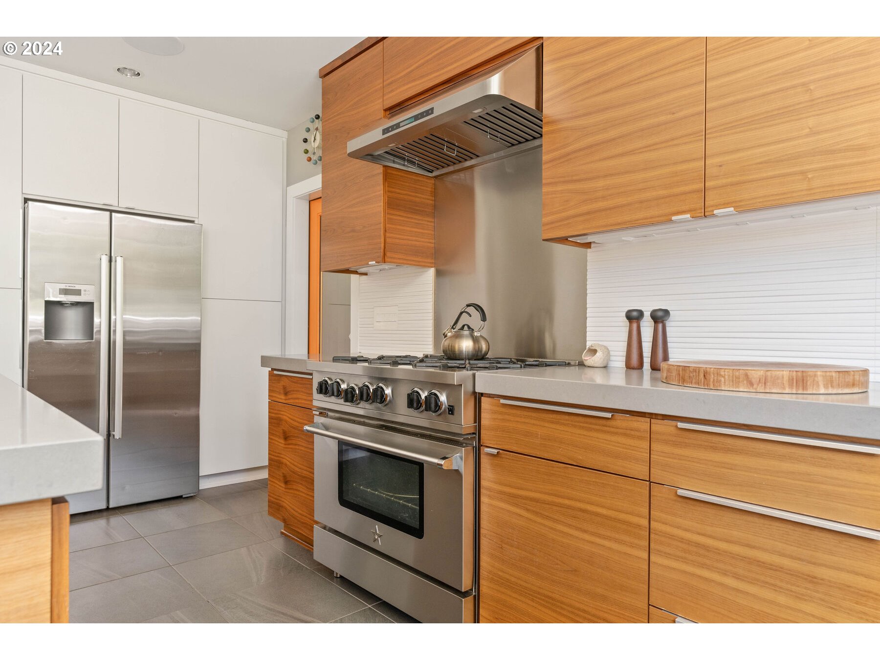 3122 Southwest Maricara Street Portland, OR 97219 - Photo 18 of 48 Gallery Image 18