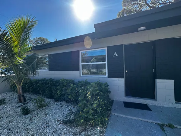 $1,600 | 711 North 23rd Street, Unit A, Fort Pierce, FL 34950