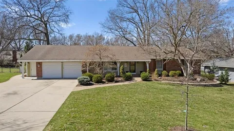 $1,299,999 | 8912 Mohawk Lane, Leawood, KS 66206