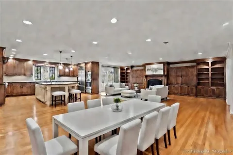 $1,299,999 | 8912 Mohawk Lane, Leawood, KS 66206