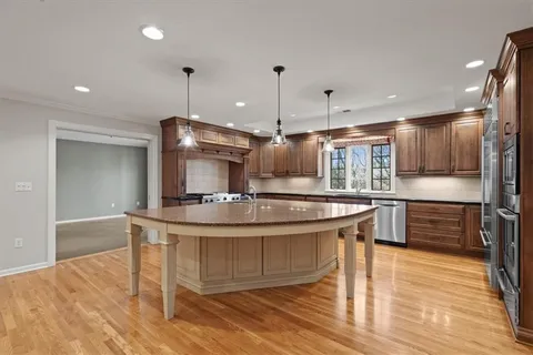 $1,299,999 | 8912 Mohawk Lane, Leawood, KS 66206