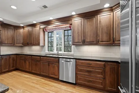 $1,299,999 | 8912 Mohawk Lane, Leawood, KS 66206