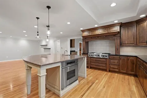 $1,299,999 | 8912 Mohawk Lane, Leawood, KS 66206