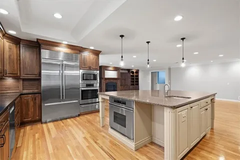 $1,299,999 | 8912 Mohawk Lane, Leawood, KS 66206