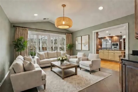 $1,299,999 | 8912 Mohawk Lane, Leawood, KS 66206